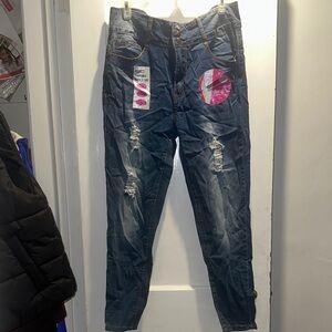 Stylish Blue Distressed Women Jeans